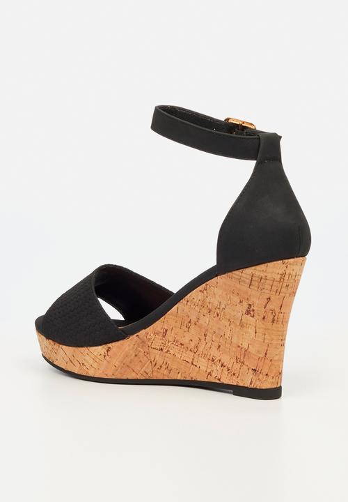 Butterfly Feet - Debra 4 wedge heel - black