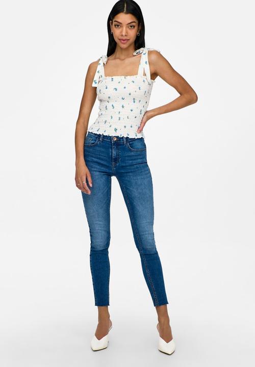 Jacqueline de Yong - Dora dodo strap smock top - cloud dancer