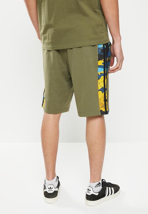 adidas Originals - Camo short m - focus olive