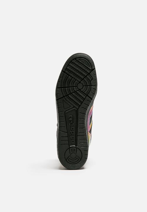 adidas Originals - Instinct Rita Ora