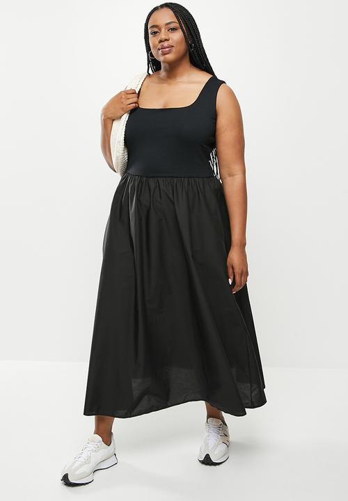 Me&B - Plus flare dress - black