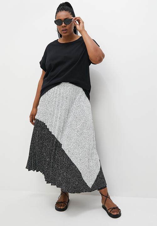 Superbalist - Grown on sleeve tee - black