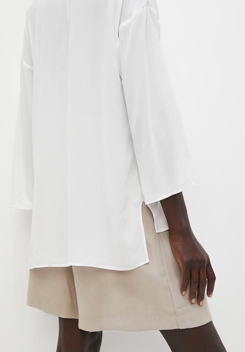 edit - V-neck hi low hem shell - milk