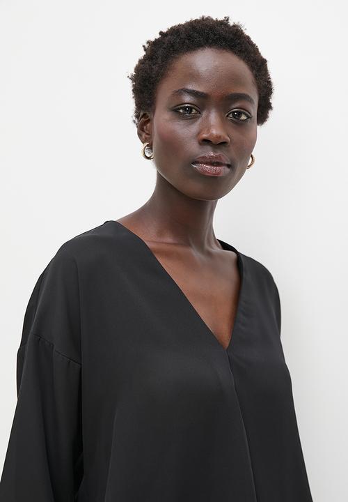 edit - V-neck hi low hem shell - black