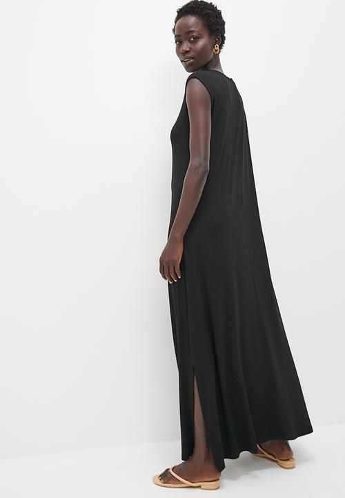 edit - Slit detail a-line knit maxi - black
