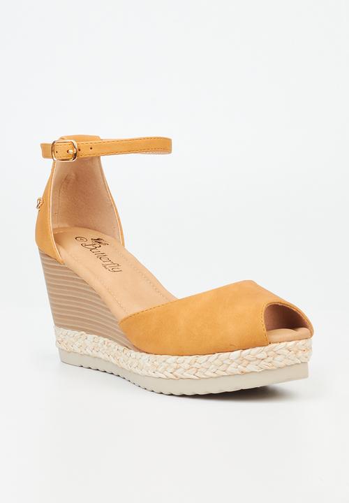 Butterfly Feet - Avery 3 espadrille wedge heel - tan