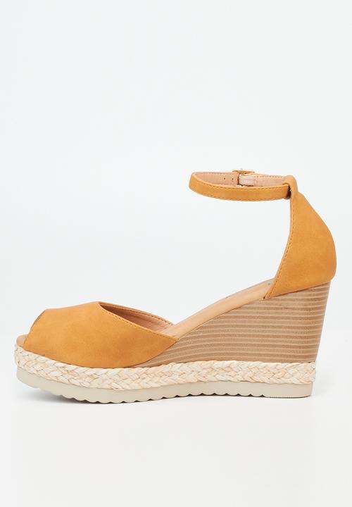Butterfly Feet - Avery 3 espadrille wedge heel - tan