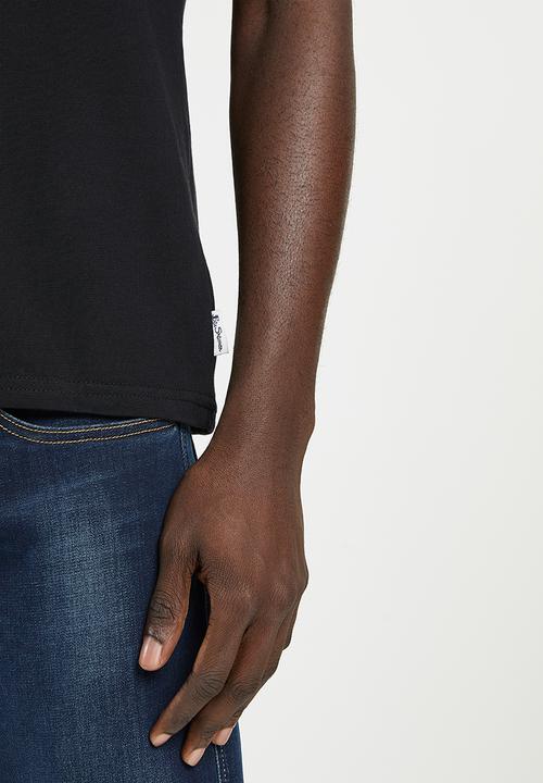 Ben Sherman - Script chq emboss 1 up tee - black