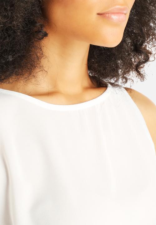 Glamorous - Peep-Shoulder Top