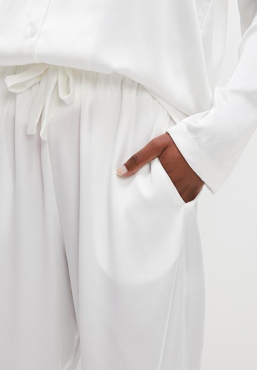 Superbalist - Satin sleep shirt & pants set - ecru