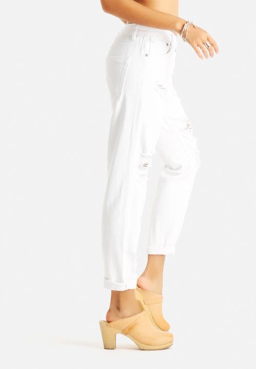 Glamorous - Slashed Boyfriend Jeans 