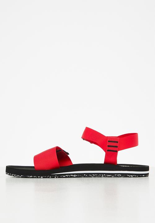 The North Face - Skeena sandal - tnf red & tnf black