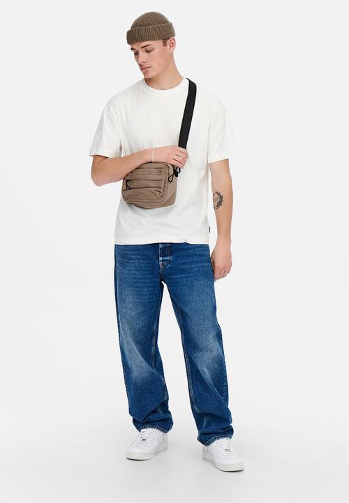 Only & Sons - Onsfred rlx fb club print short sleeve tee - white