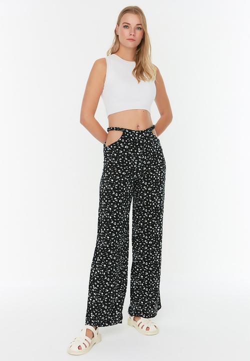Trendyol - Cut out detailed trousers - black