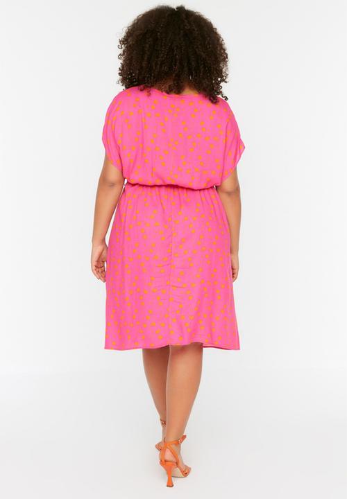Trendyol - Plus belted woven dress - fuchsia