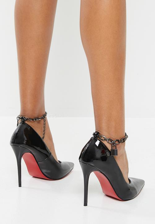 Miss Black - Lou26 barely there court heel - black