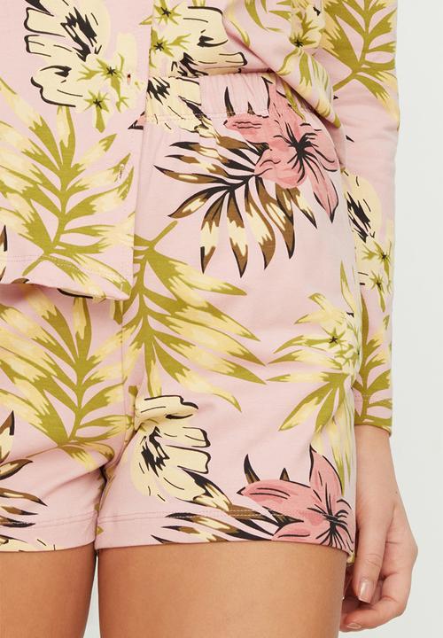 Trendyol - Floral patterned knit pajamas set - pink