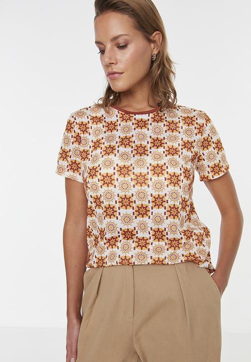 Trendyol - Printed basic knit t-shirt - multi