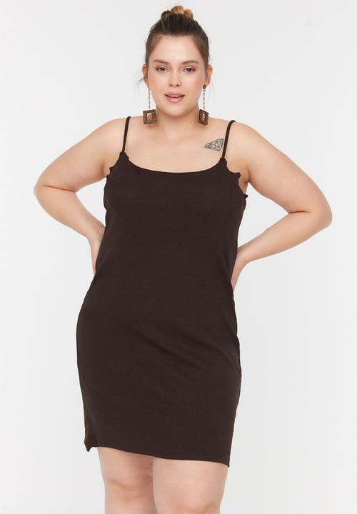 Trendyol - Plus strappy knit dress - brown