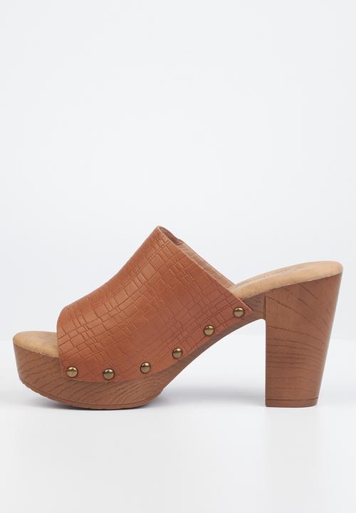 Butterfly Feet - Kayla 2 mule clog heel - tan