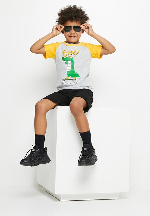 Pop Candy - Boys dino skate tee - grey & yellow