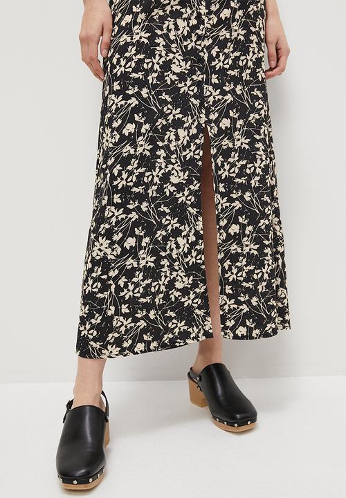Superbalist - Button down midi - black based spring ditsy