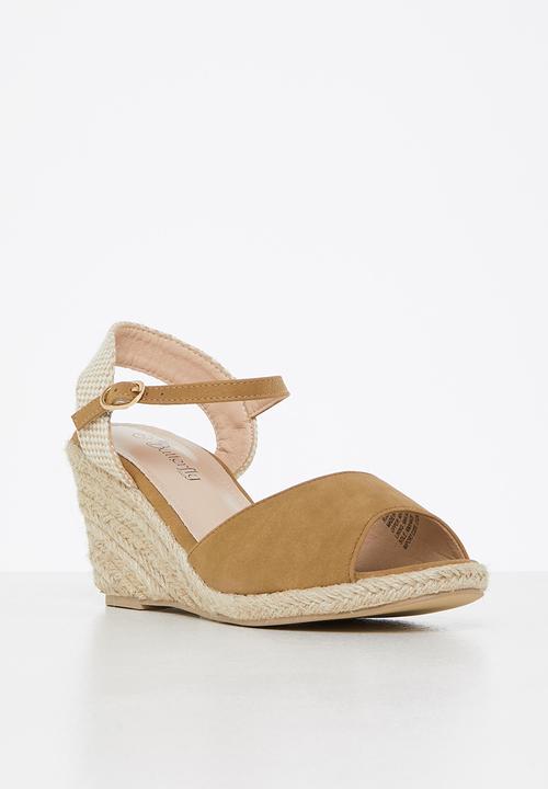 Butterfly Feet - Robyn 1 espadrille wedge heel - tan