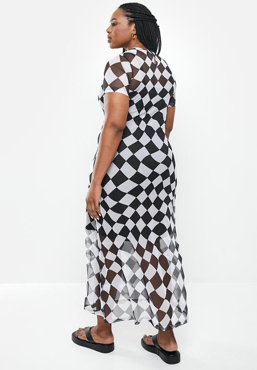 Me&B - Plus maxi mesh dress - black & white illusion check