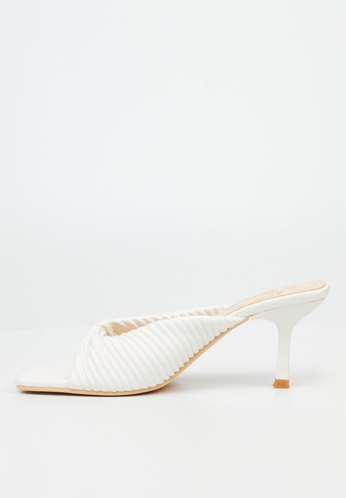 Butterfly Feet - Amber 1 mule barely there stiletto heel - white