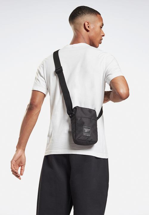 Reebok - Workout city bag - black/black/black