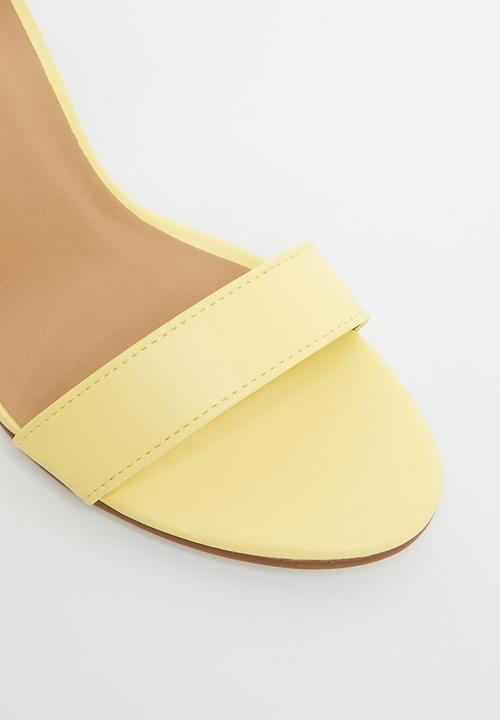 Madison® - Angelique buckle tie block heel - butter yellow