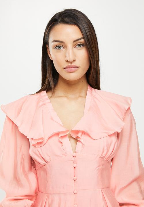 Glamorous - Petite ruffle button down playsuit - pink