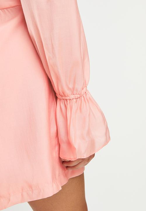 Glamorous - Petite ruffle button down playsuit - pink