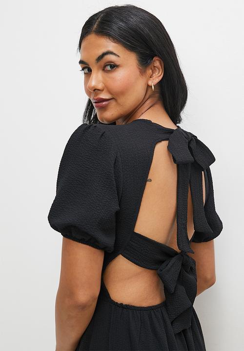 MILLA - Tiered open back midi dress - black