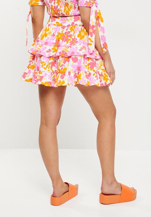 Glamorous - Bright daisy print tiered mini skirt coord - multi