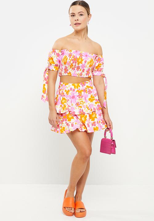 Glamorous - Bright daisy print tiered mini skirt coord - multi