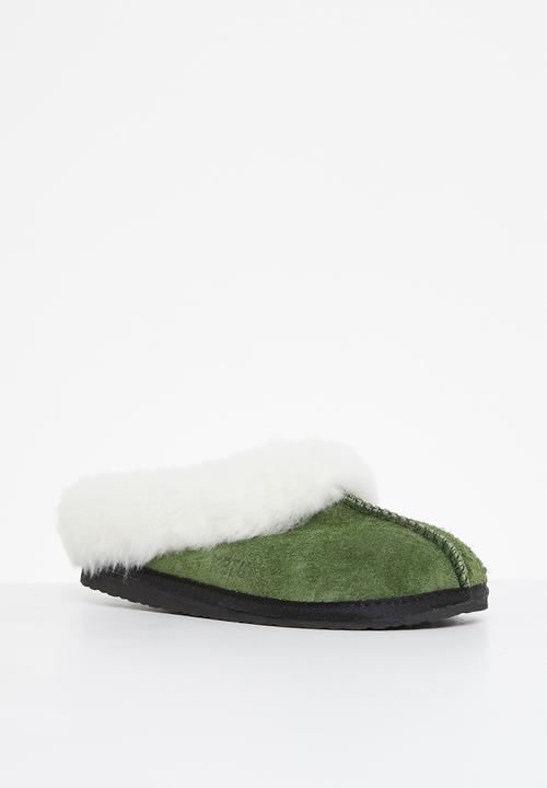Karu - Sleek suede slipper - gunston olive green