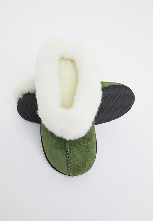 Karu - Sleek suede slipper - gunston olive green
