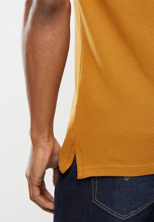 S.P.C.C - Diallo golfer - dark yellow