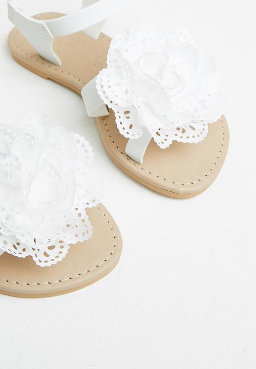 Bata - Girls buckle flower sandal - white