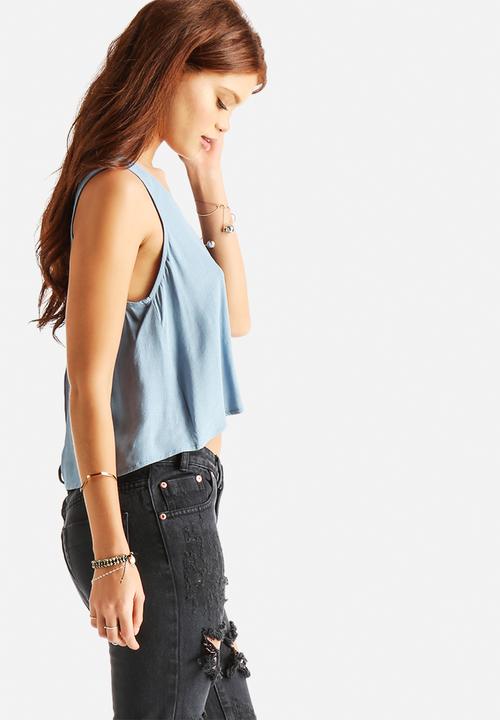 Glamorous - Denim Lace Split Back Crop