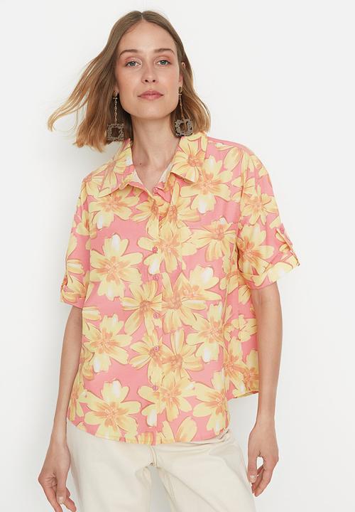 Trendyol - Tall printed short sleeve shirt - rose