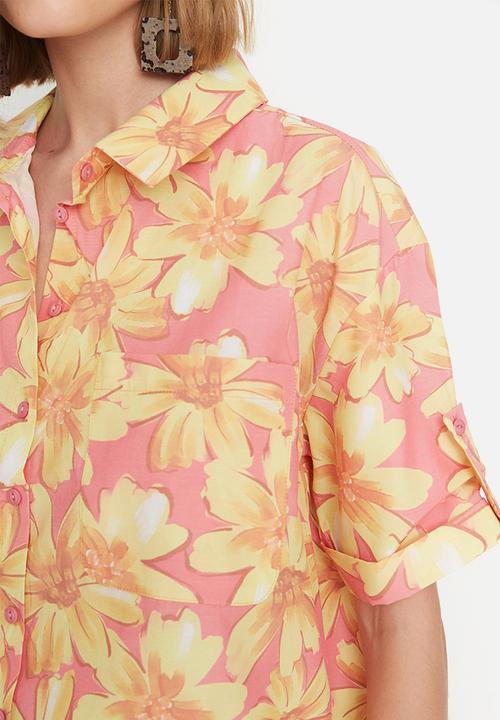 Trendyol - Tall printed short sleeve shirt - rose