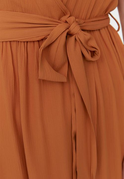 Trendyol - Plus tie detailed woven dress - tobacco