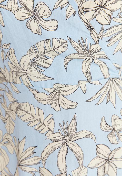 Trendyol - Plus floral v-neck woven dress - blue