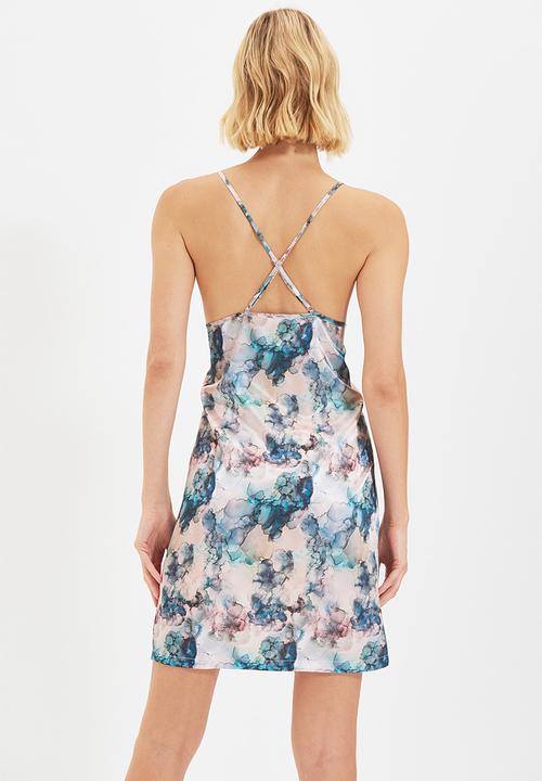 Trendyol - Watercolor patterned satin night dress - multi