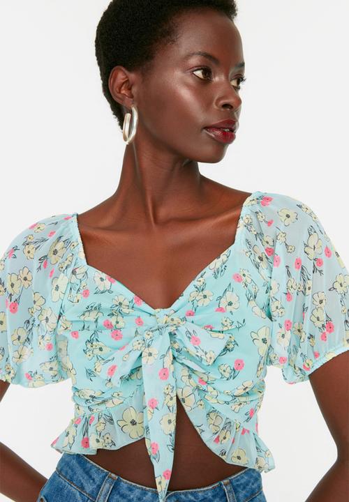 Trendyol - Floral crop blouse - light blue