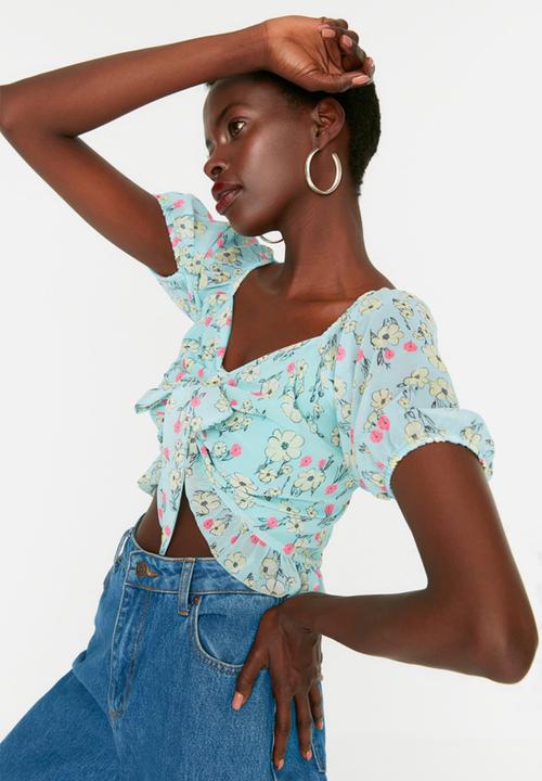 Trendyol - Floral crop blouse - light blue