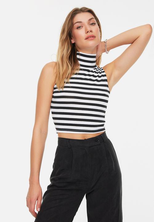 Trendyol - Turtleneck striped crop top - black