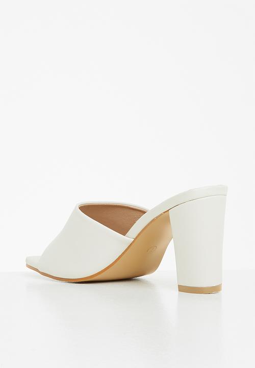 Superbalist - Daisy mule - oatmilk